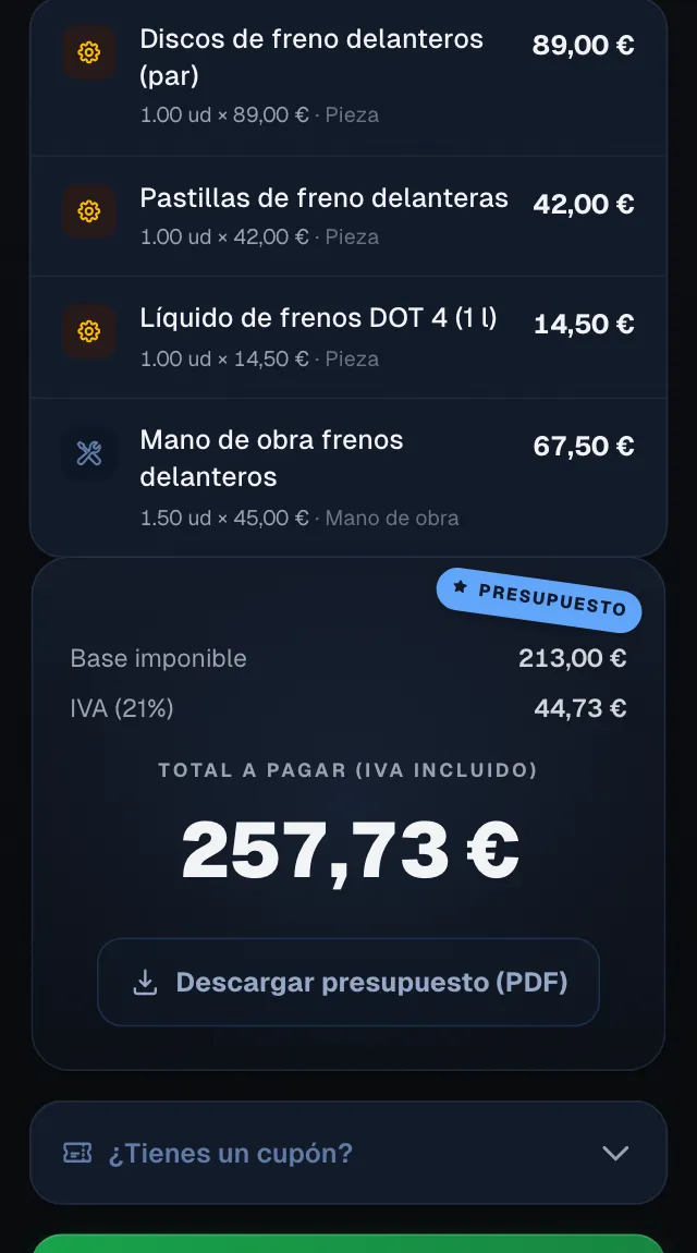 Las líneas del presupuesto en el móvil del cliente, con la base imponible, el IVA, el total a pagar, el botón para descargar el PDF y el campo del cupón