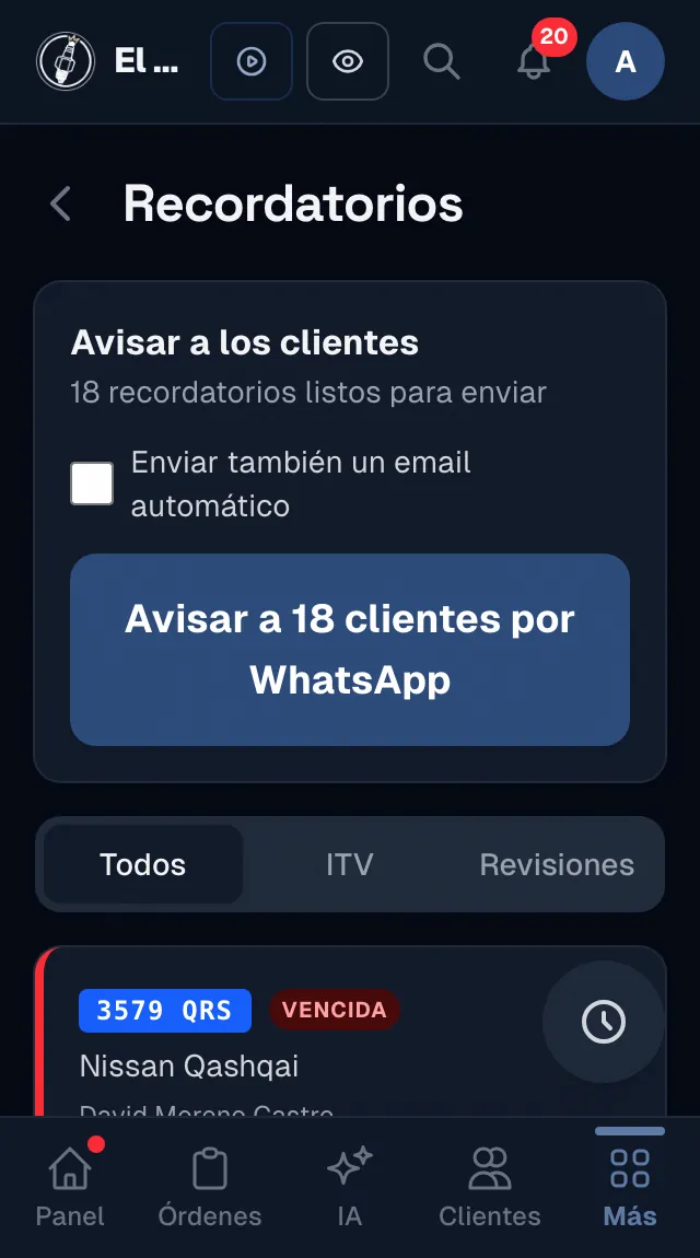 La pantalla de recordatorios en el móvil del taller: «18 recordatorios listos para enviar», la casilla para mandar también un email y el botón «Avisar a 18 clientes por WhatsApp»